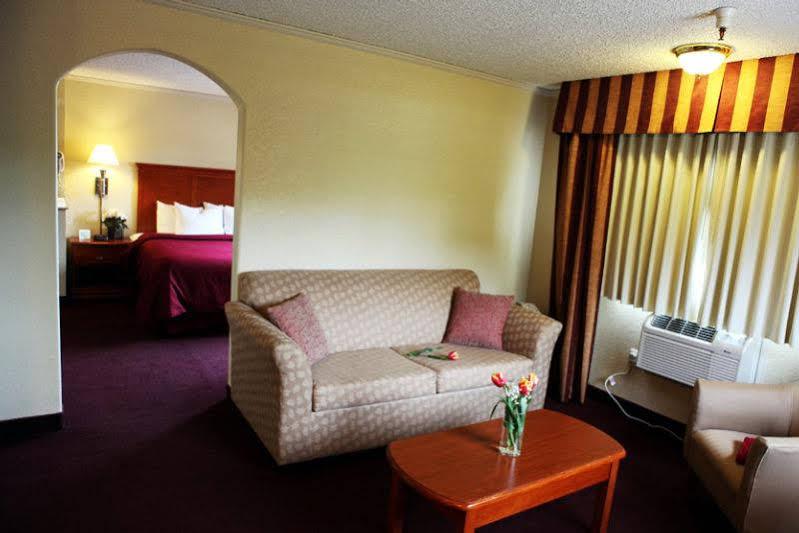 Clarion Inn Renton-Seattle エクステリア 写真