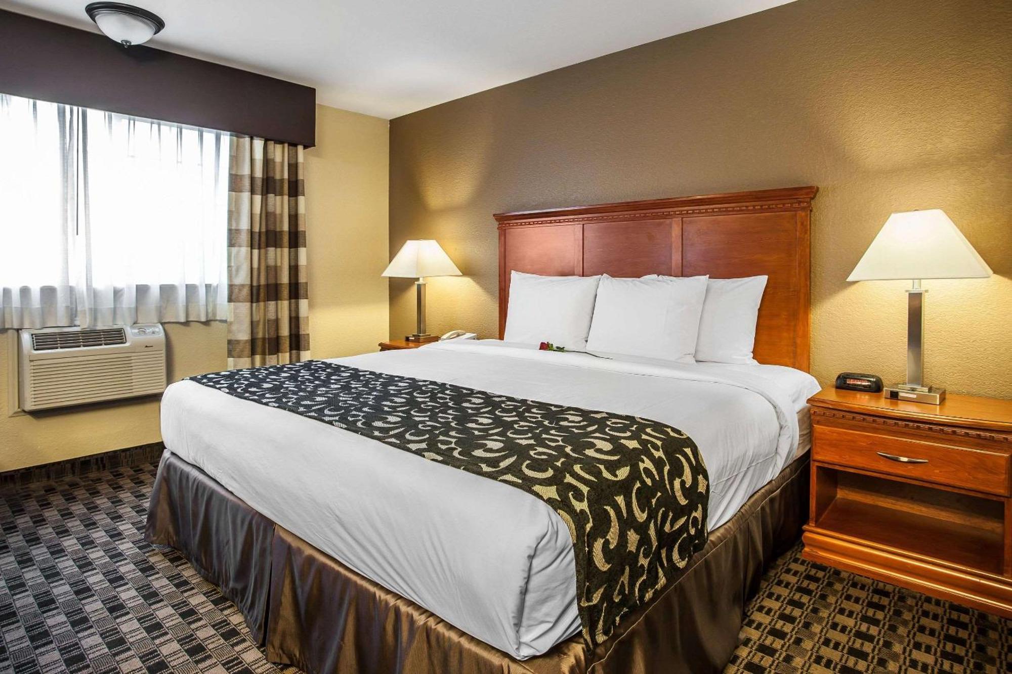 Clarion Inn Renton-Seattle エクステリア 写真