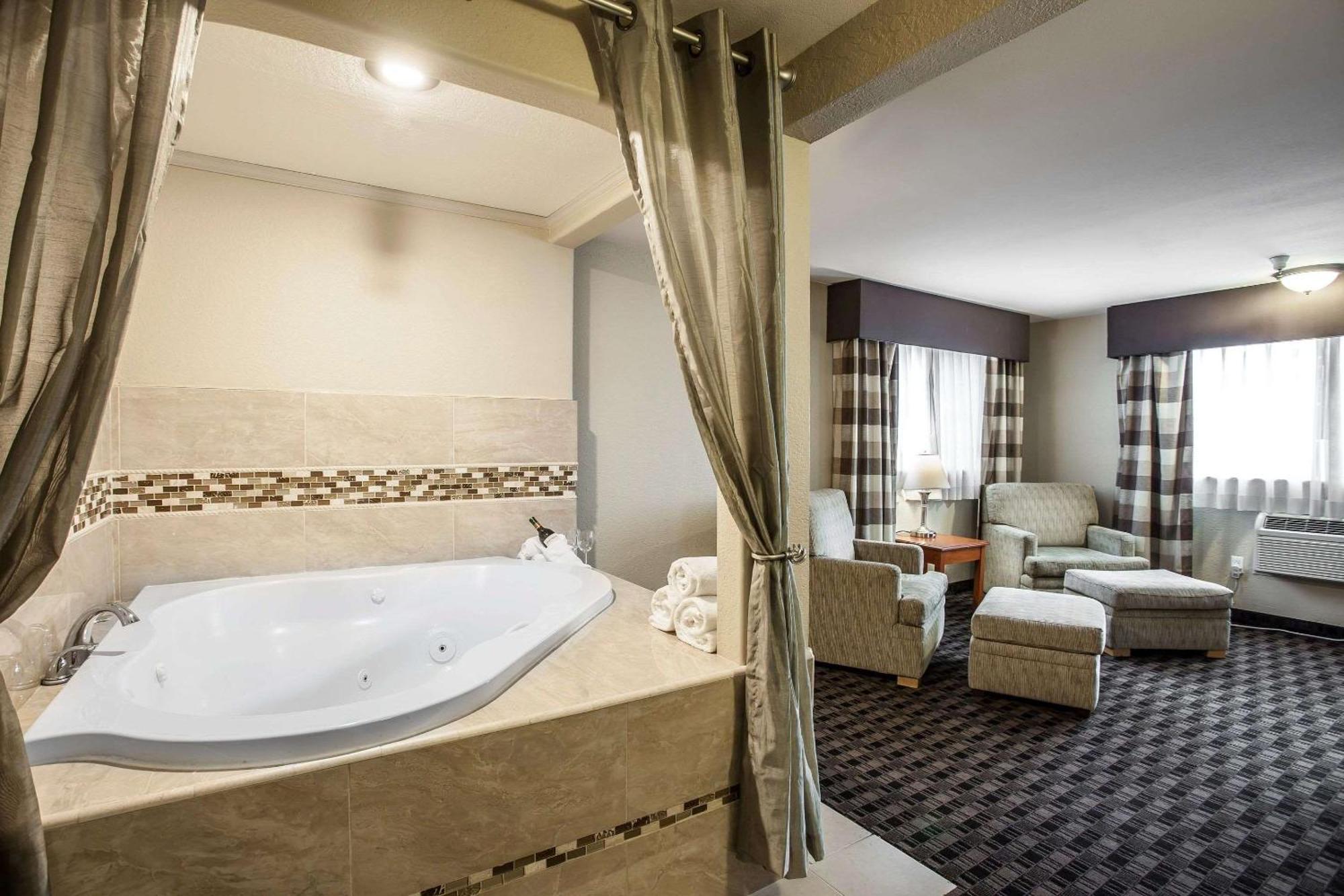 Clarion Inn Renton-Seattle エクステリア 写真