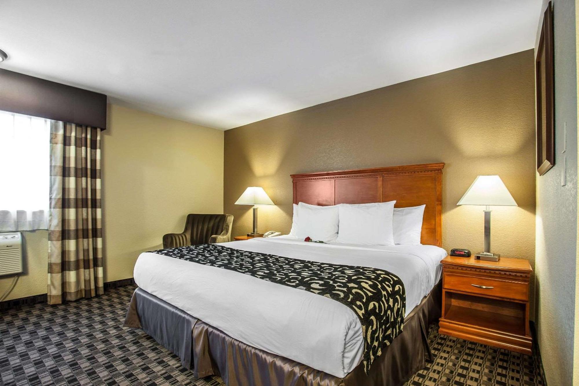 Clarion Inn Renton-Seattle エクステリア 写真